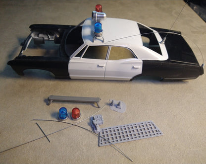 1/25 Vintage Police Squad Car Super kit- 14 Pieces PAINTED Lights, Siren!